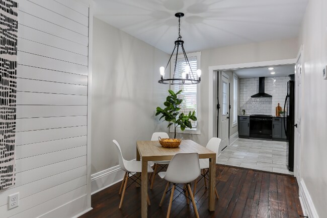 Foto del edificio - 748 1/2 Marietta Ave