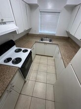 Building Photo - 3800 Riverside Dr