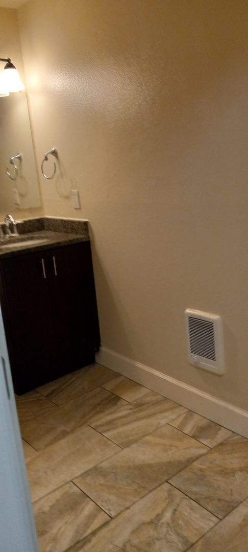 Building Photo - 2 bedroom 1 bath home in Albany