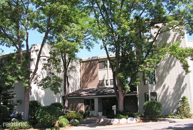 Primary Photo - 2400 W 102nd St