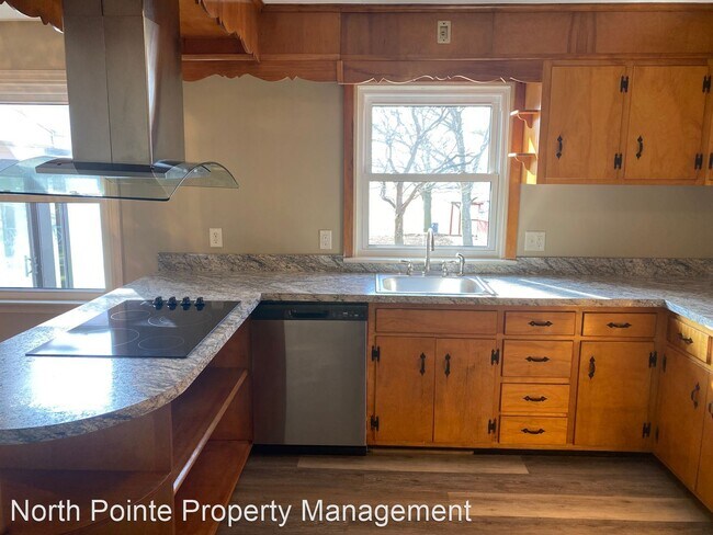 Building Photo - 2 br, 1 bath House - 2402 New Holland Pike