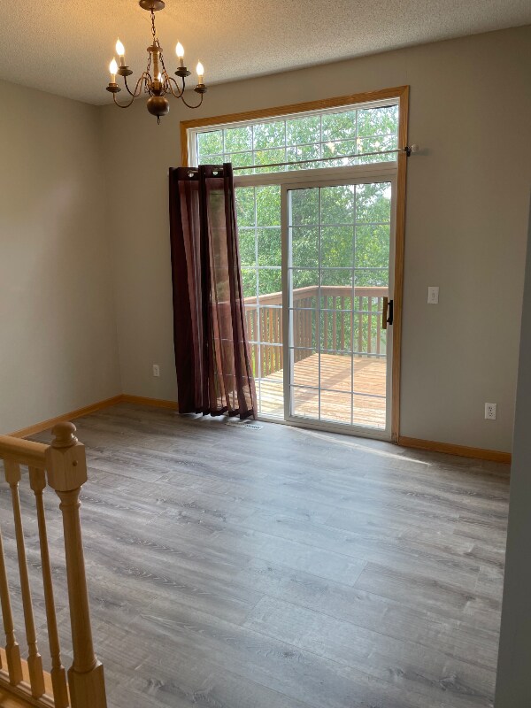 Foto del edificio - 8903 Olive Ln N