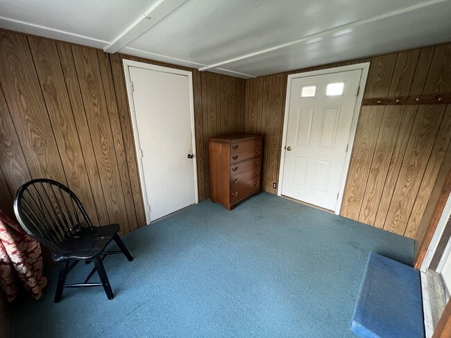 Building Photo - TWO BEDROOM HOME IN WILLIAMSBURG - GREAT L...