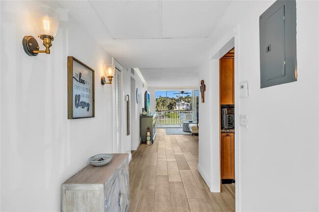 Foto del edificio - 3150 NE 48th Ct