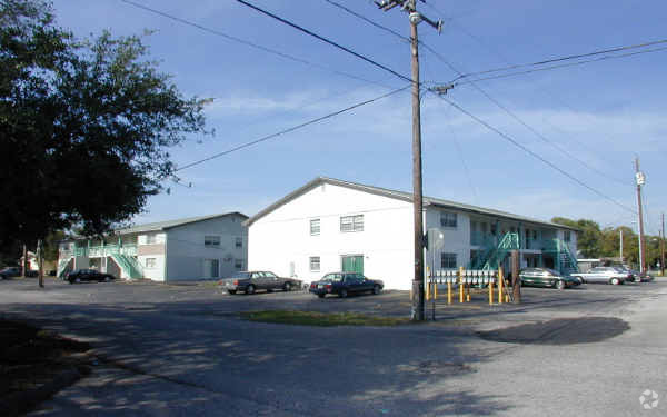 Building Photo - Greenwood Apartments