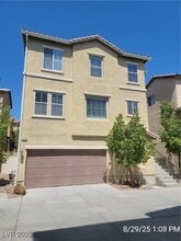 Building Photo - 8936 Jaquita Ave