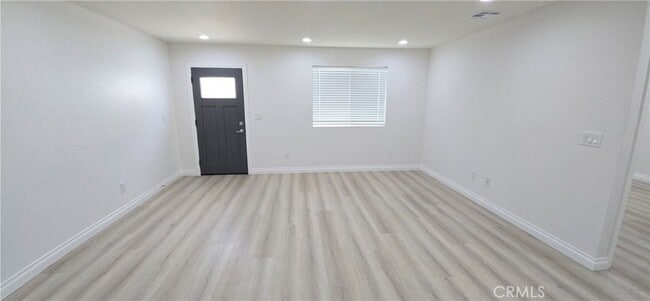 Foto del edificio - 10818 Long Beach Blvd