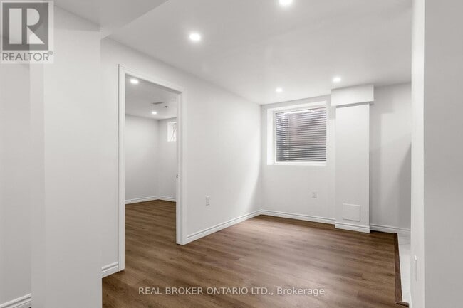 Building Photo - 392 Clarkson Gate