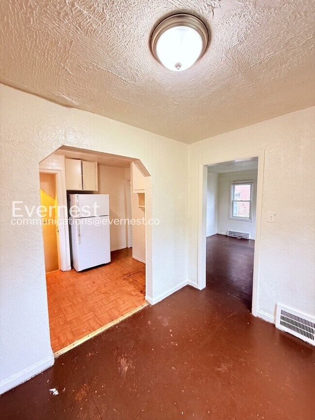 Foto del edificio - 18659 Shaftsbury Ave