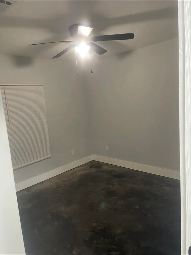 Foto del edificio - 176 Fawn Dr