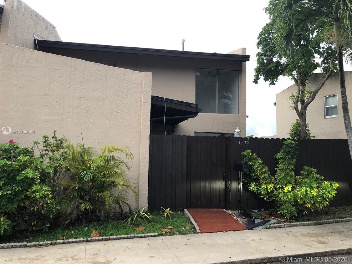 Primary Photo - 10973 SW 70th Terrace