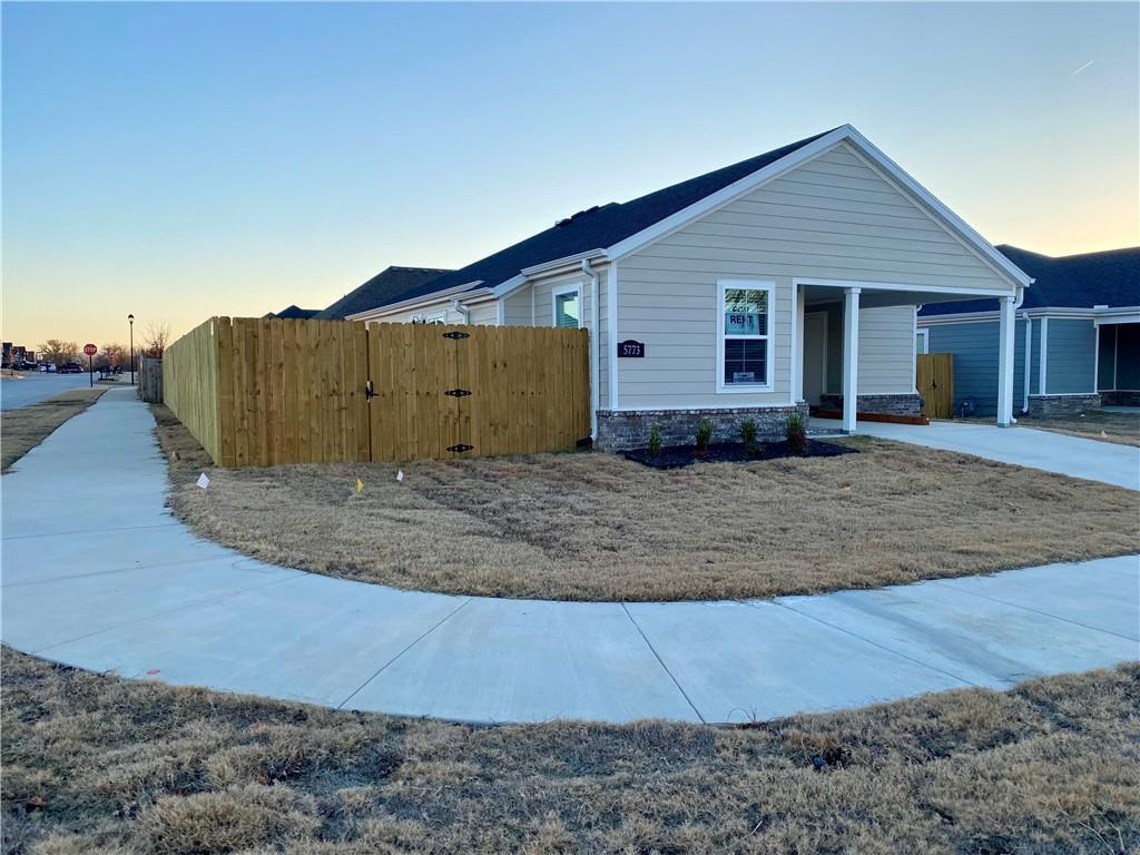 Primary Photo - 5773 W Holdcroft Dr