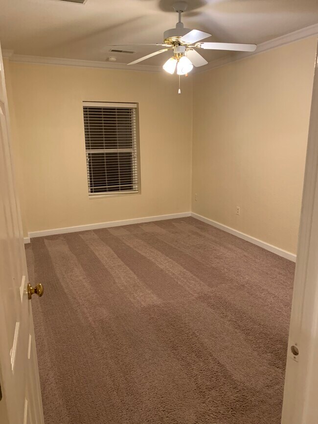 Upstairs Master Bedroom - 625 DAVIS ST