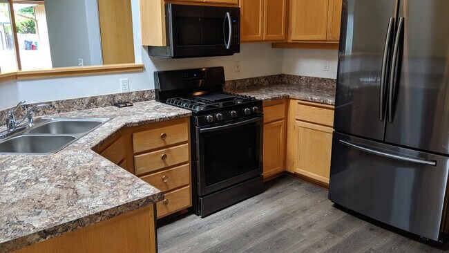 Foto del edificio - Great 3-Bedroom, 2-Bath Single Story Home ...