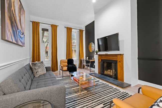 Photo - 1306 Liverpool St Townhome