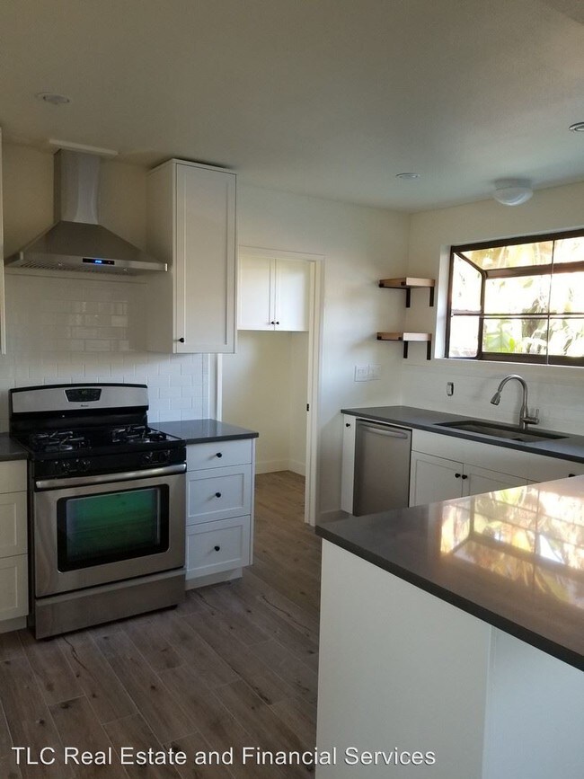 Building Photo - 3 br, 2 bath House - 823 W Hollyvale St