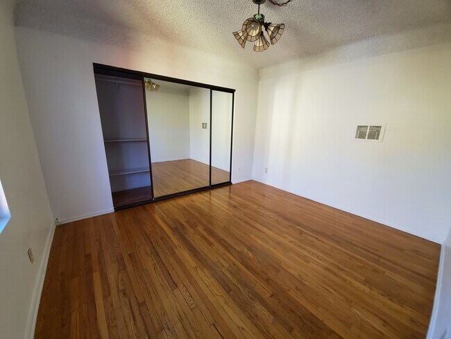 Foto del edificio - 2937 Virginia Ave