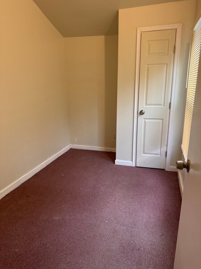 Bedroom - 2216 16th St SE