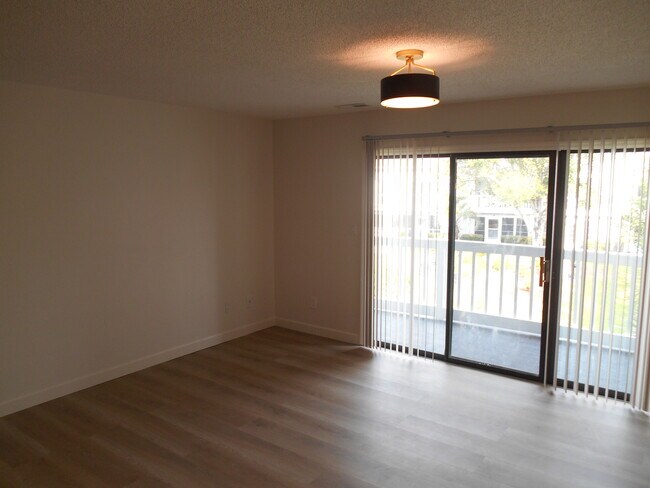 Foto del edificio - 3700 Golf Colony Ln