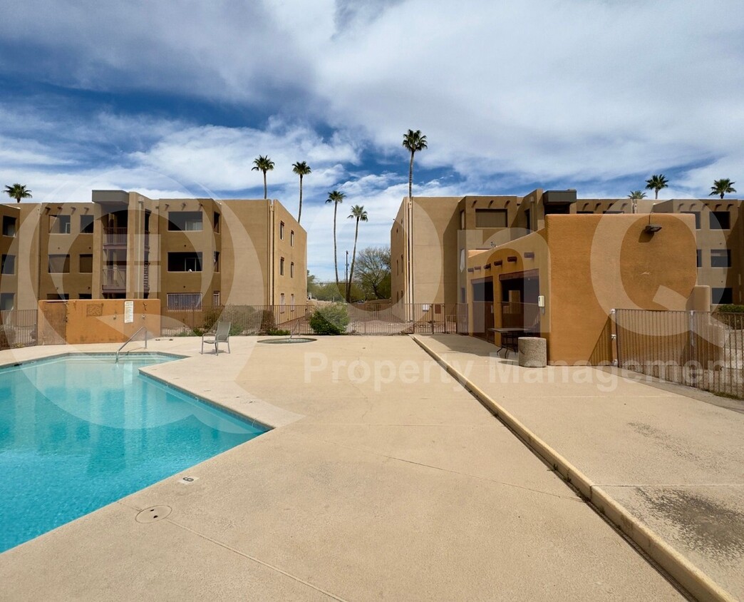 Foto principal - 1810 E Blacklidge Dr