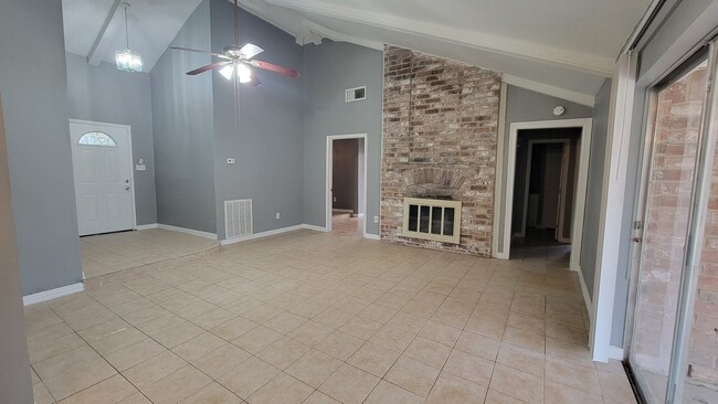 Building Photo - 12714 Corning Dr