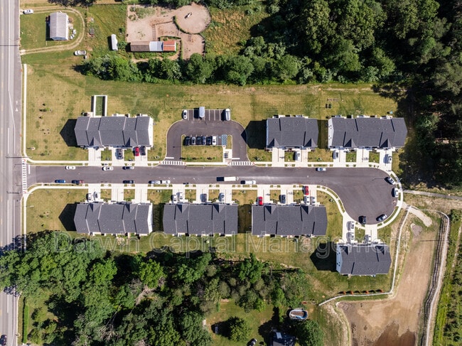 Foto del edificio - 385 N Tuckahoe Rd