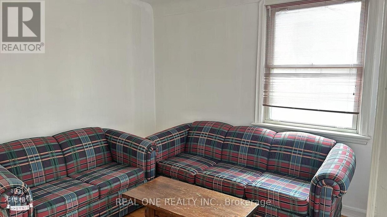 Building Photo - 92 Binkley Crescent