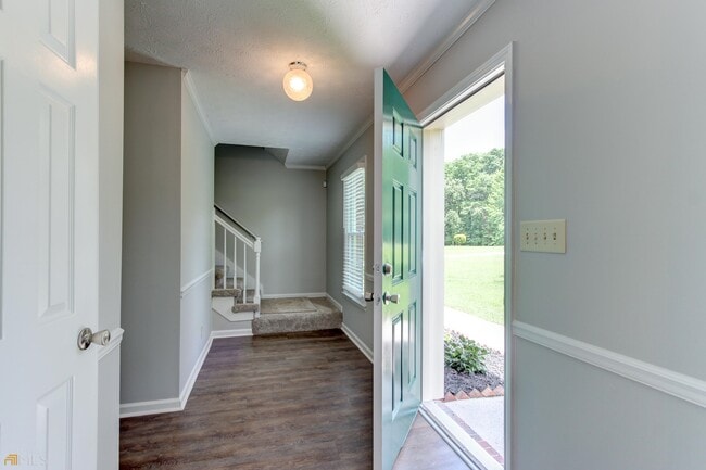 Building Photo - 180 Fairfield Cir