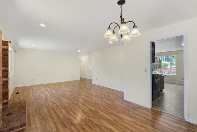 Foto del edificio - 4bd/2.5ba Kirkland Home