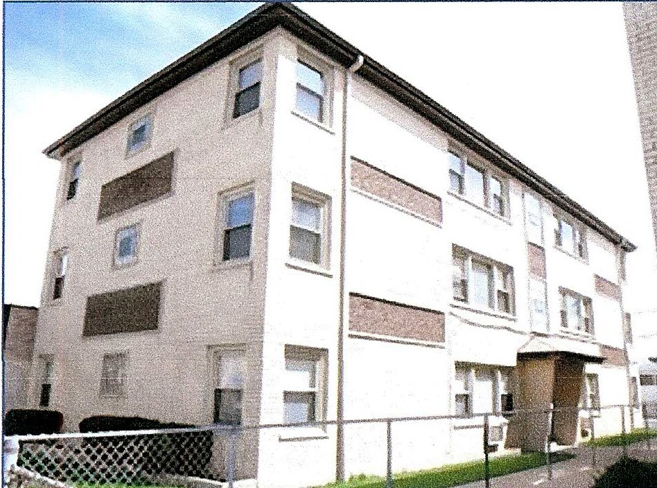 Primary Photo - 7121 W Addison St