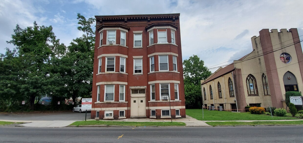 Photo - 35 Conger St (Bloomfield, NJ)