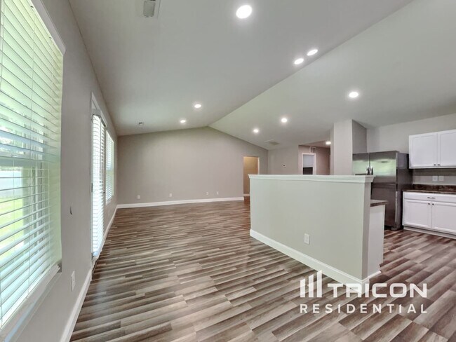 Foto del edificio - 19 Summerwood Ln