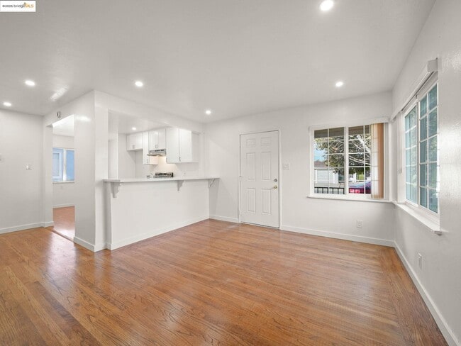 Foto del edificio - 1274 Terra Ave