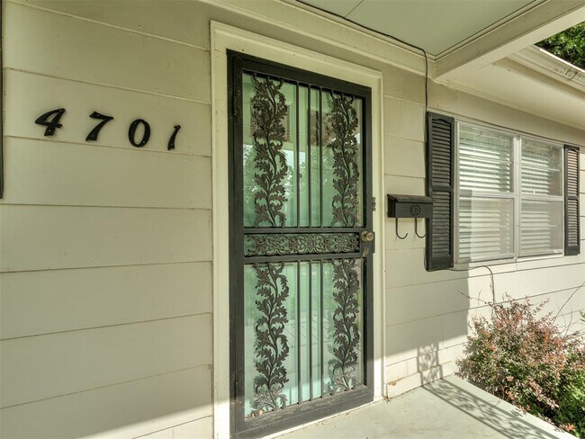 Foto del edificio - 4701 N Peniel Ave
