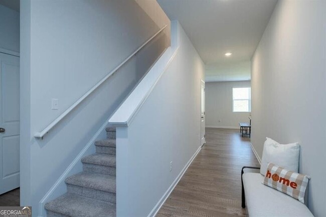 Building Photo - 165 Sweet Briar Wy