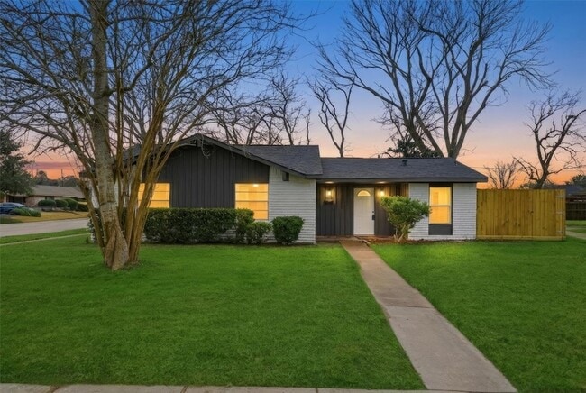 Photo - 3903 High Point Ln House