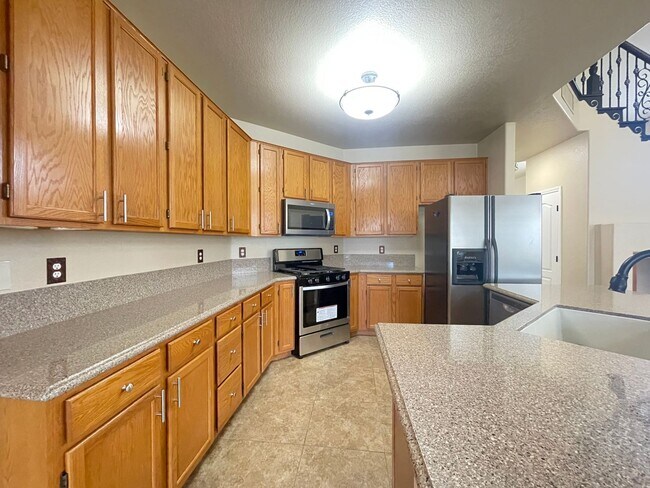 Foto del edificio - Gorgeous 2-story home in the Green Valley ...