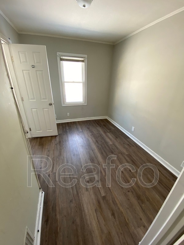 Building Photo - 590-592 Robinwood Ave