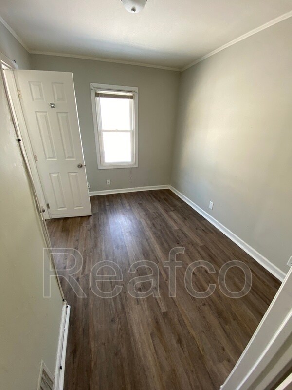 Foto del edificio - 590-592 Robinwood Ave