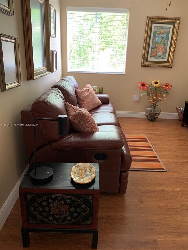 Foto del edificio - 7001 SW 164th Ct