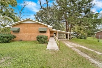 Building Photo - 359 Wisteria St