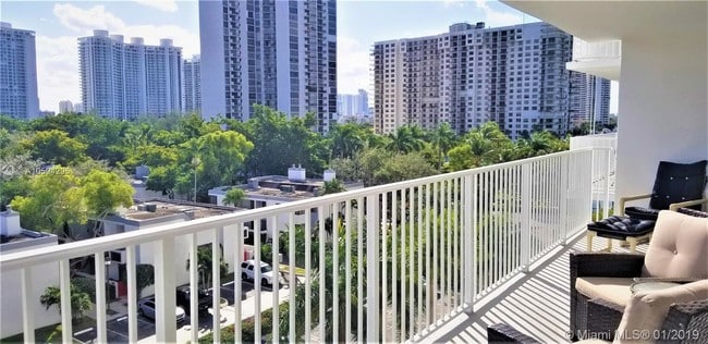 Building Photo - ¤ADMIRALS PORT CONDO