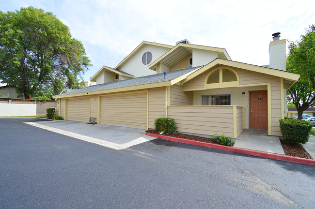 Building Photo - Panorama Pines Apartments