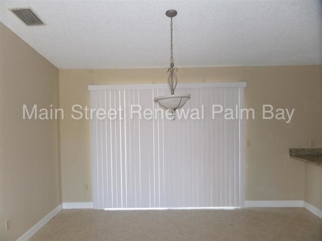 Foto del edificio - 325 SW Covington Rd