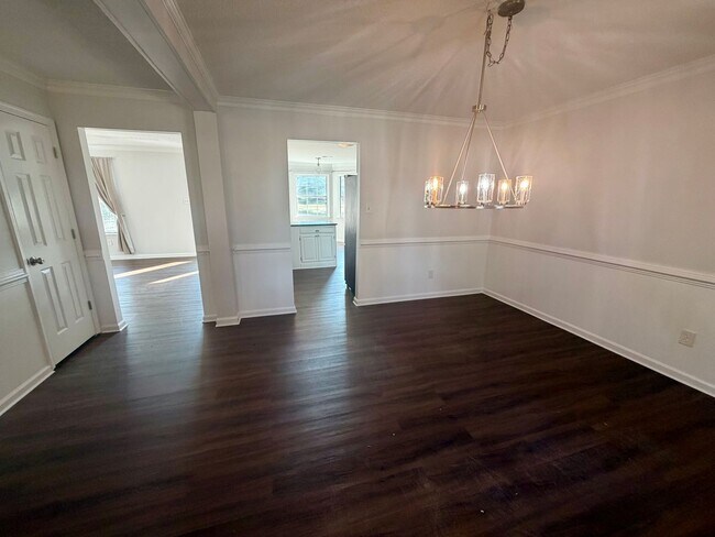 Building Photo - 848 Daimler Dr