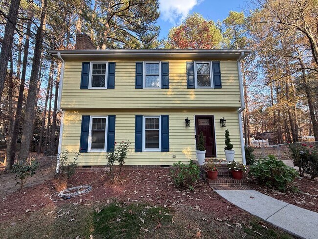 Building Photo - Updated 3BD, 2.5BA Raleigh Home with Modern Finishes and Fenced Yard in a Prime Location