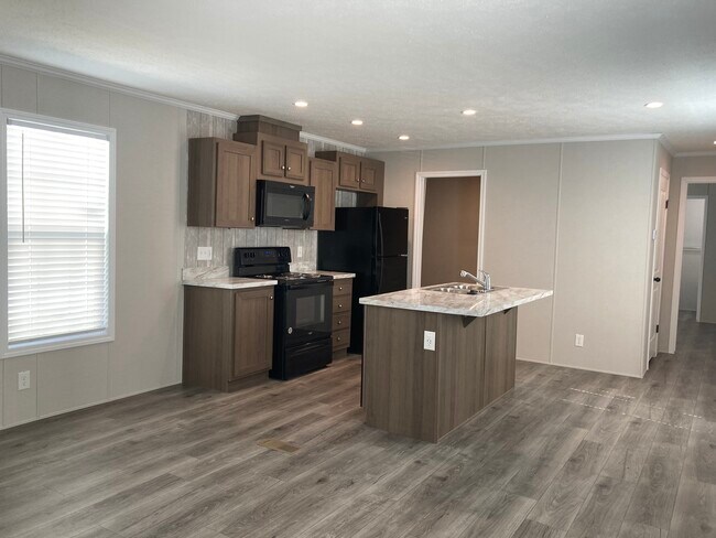 Building Photo - 102 Bluejay Hill