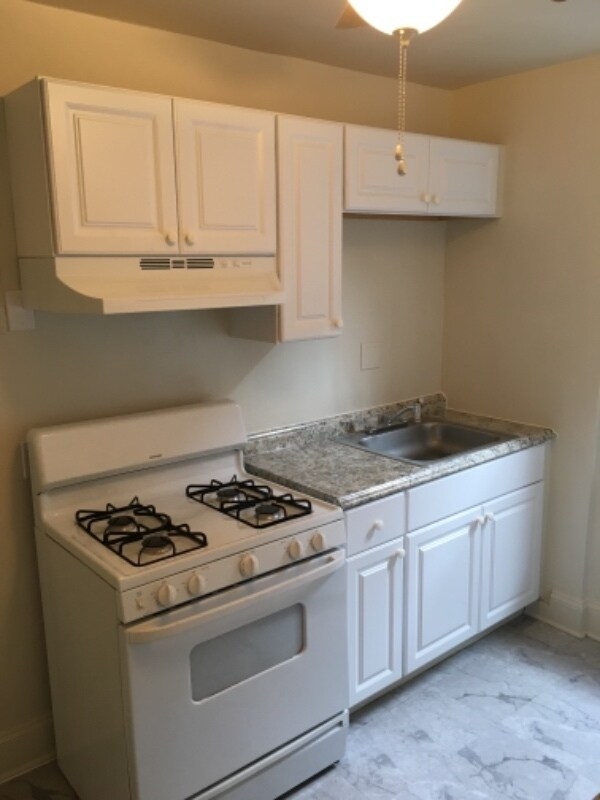 Building Photo - 3320 Auchentoroly Terrace