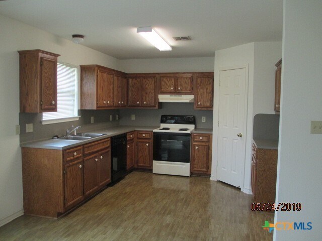 Foto del edificio - 105 Evan Cir