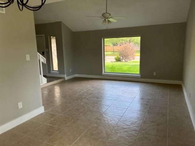 Building Photo - 10703 Fallbrook Dr